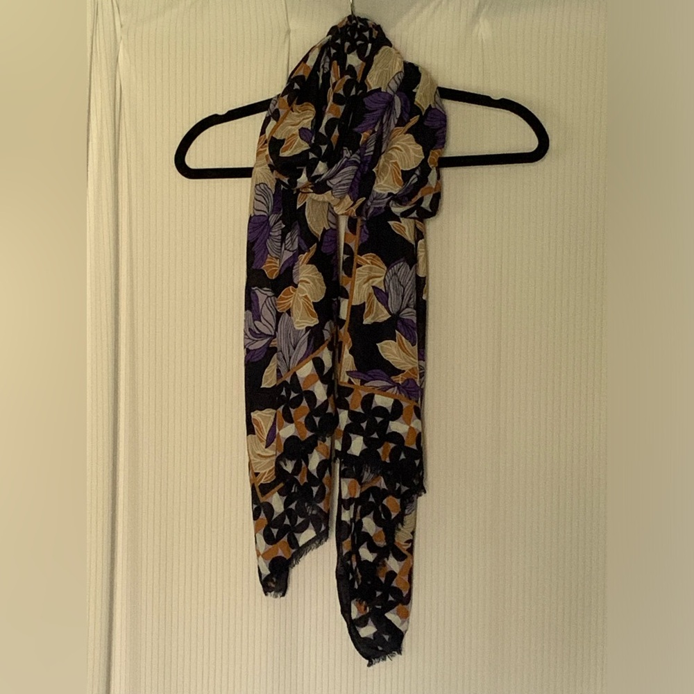 Olsen Lightweight Scarf Oversized Floral Pattern Short Fringe Multicolor